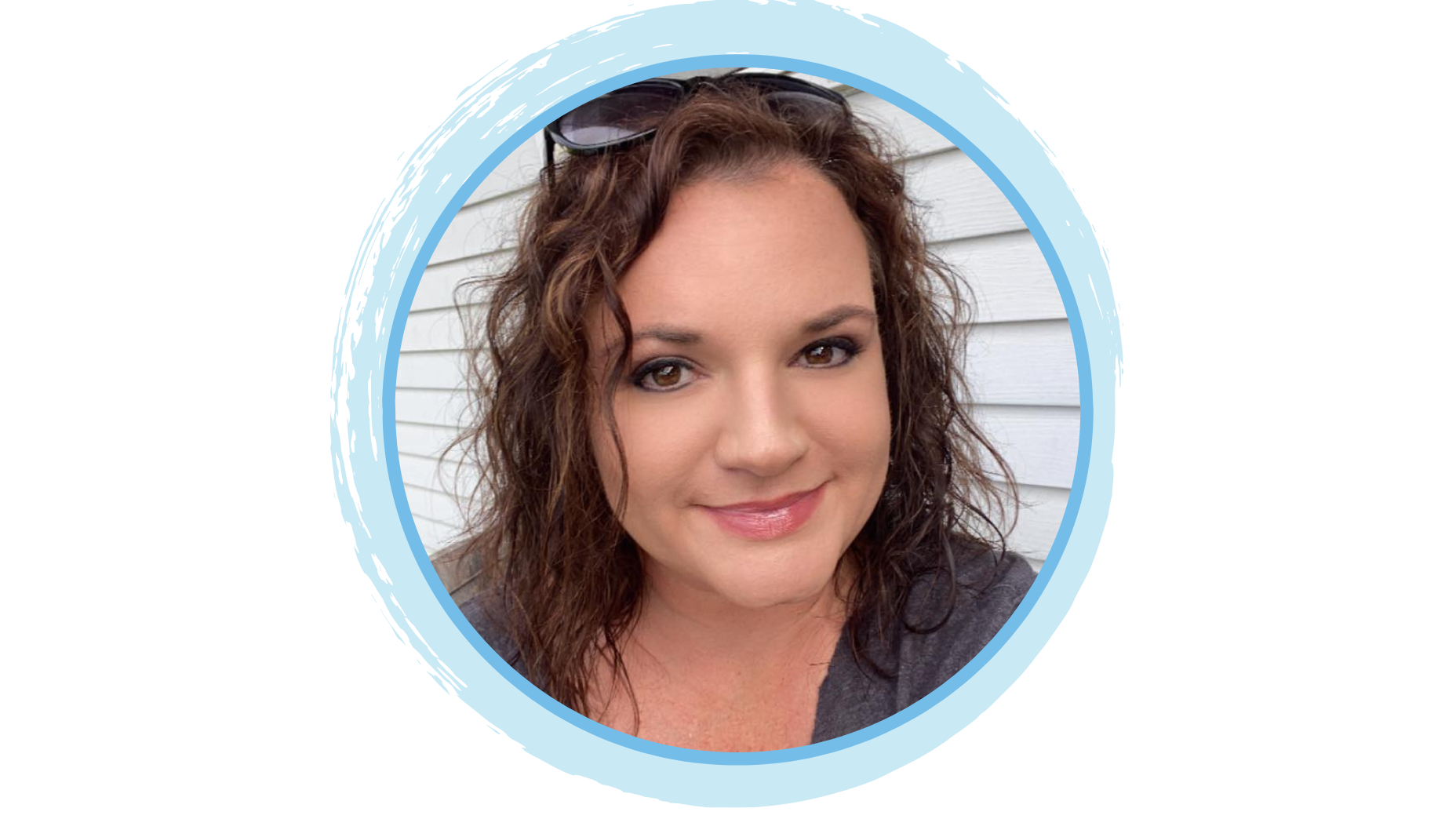 524ba32-a5ce-fc7a-045a-ccdb6431a116_SArah_with_a_blue_circle_.png