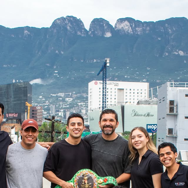 Fotografía del equipo de B-Metrics en San Pedro Garza García