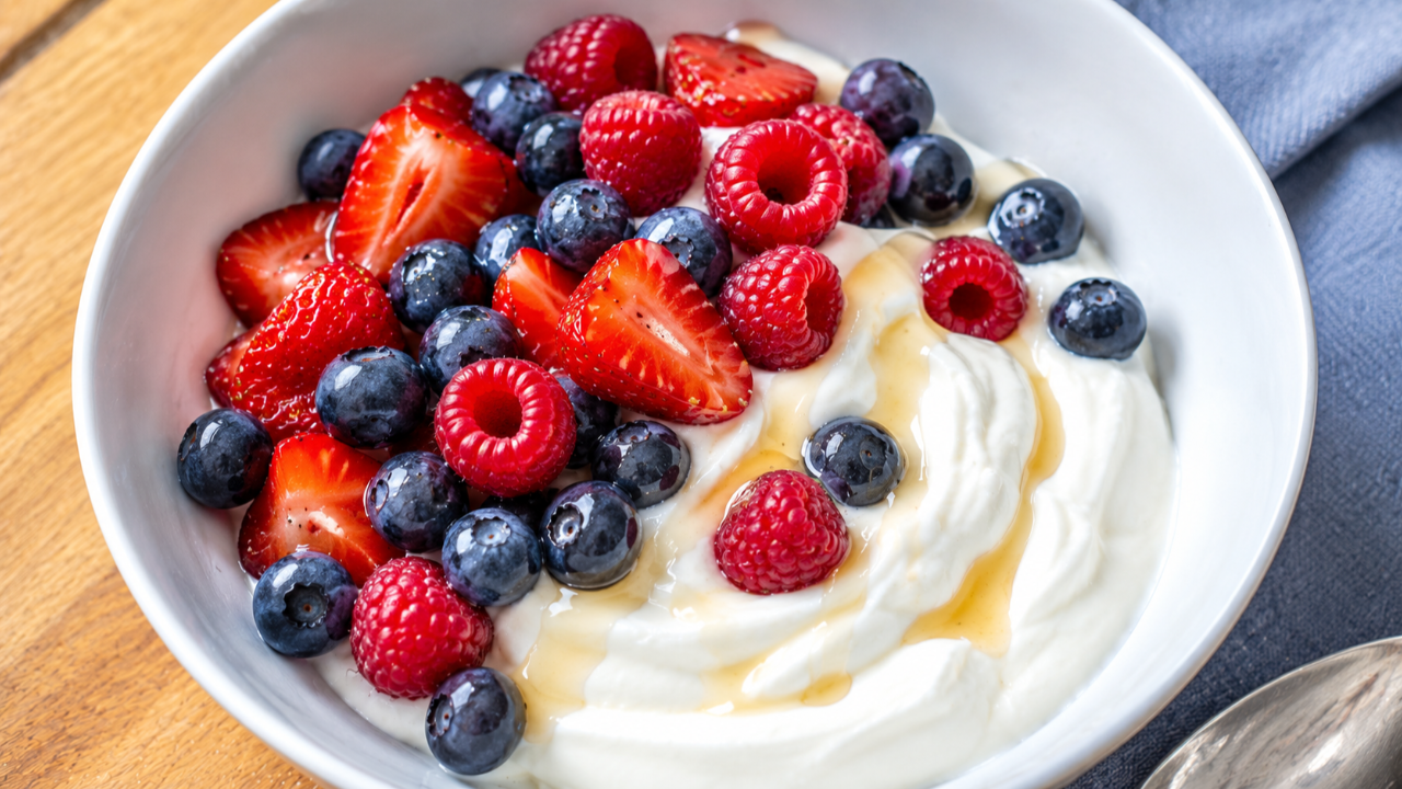 Greek Yogurt Berry Bowl