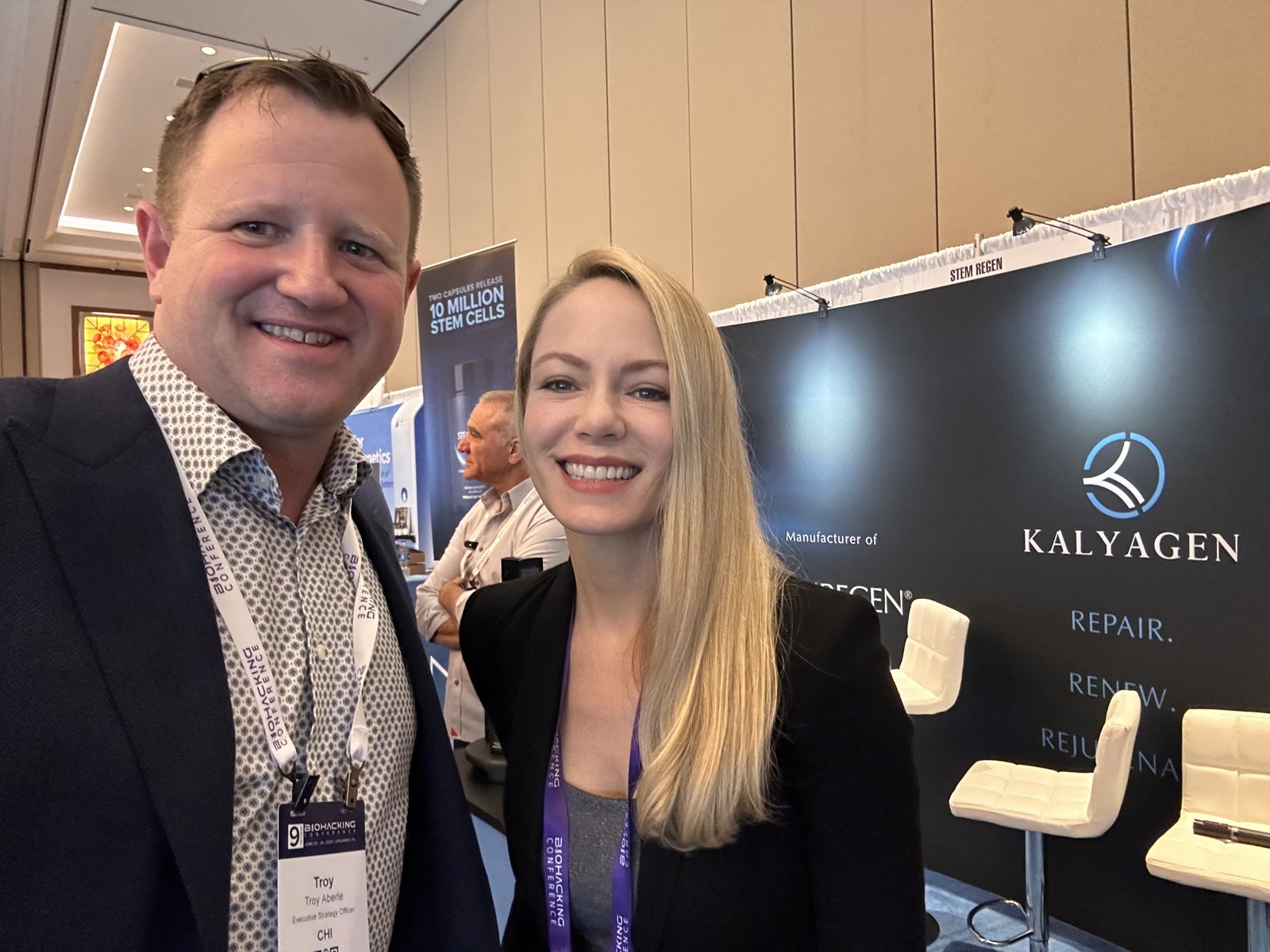 A moment at the STEMREGEN booth.