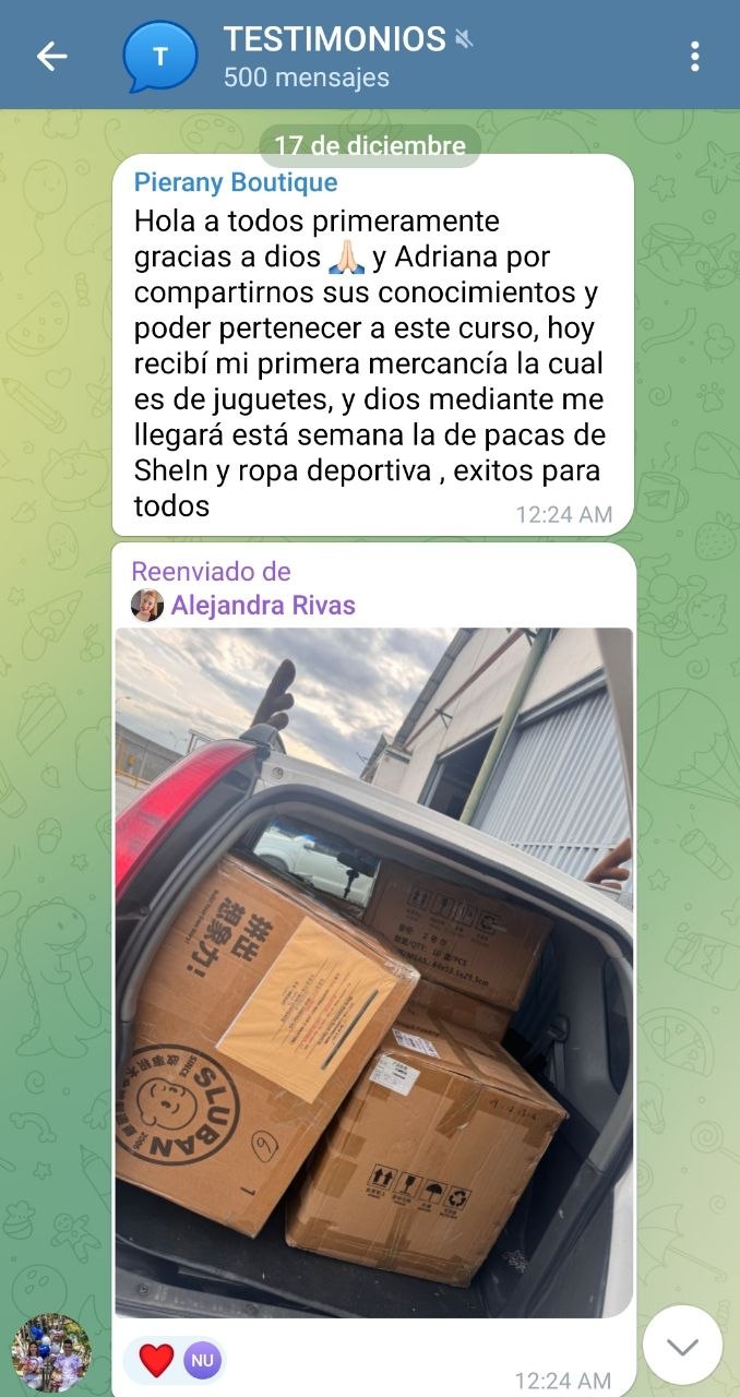 Captura del grupo: una alumna cuenta que recibió su primera mercancía de juguetes, con las cajas en el maletero del carro.