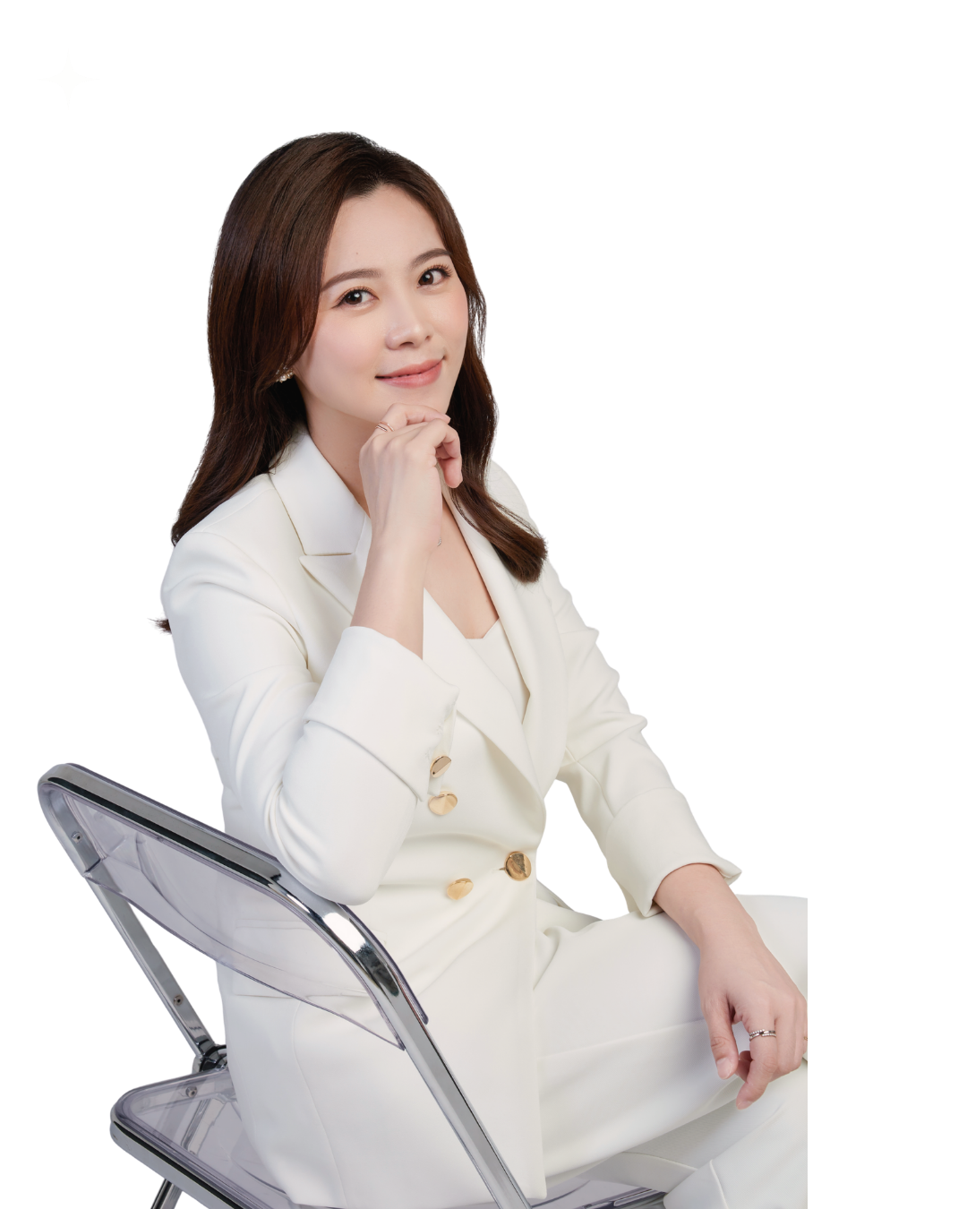 鏡頭表達教練 洪婉蒨 Anne，身穿白色西裝托腮微笑