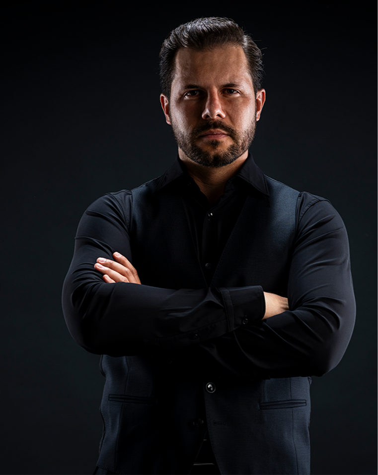 Diego Díaz Brazos Cruzados