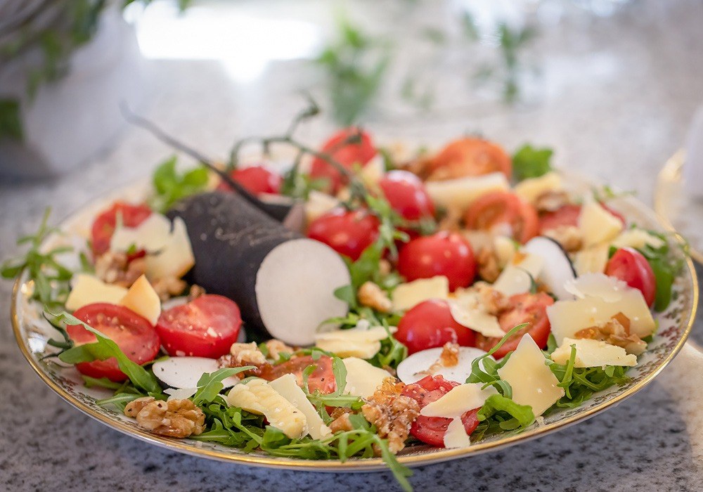 Fresh salad plate with tomatoes and cheese
