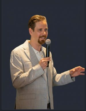 Dr. Alexander Borek