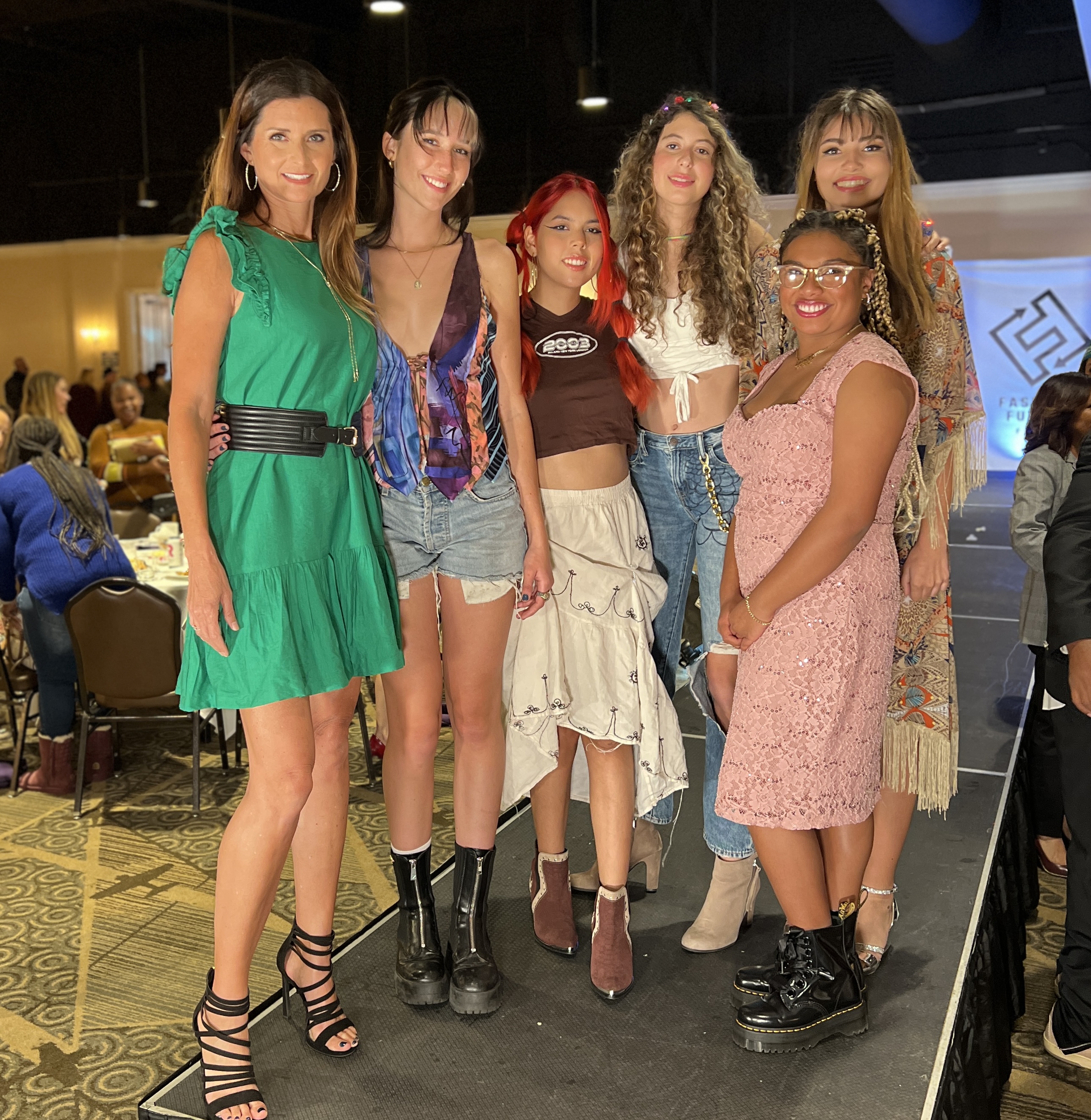 Modelos participan en un desfile de Future Fest