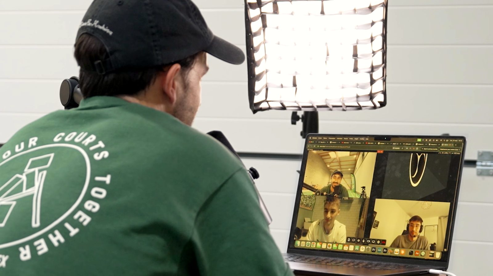 Interview en visio depuis le hangar Badhack