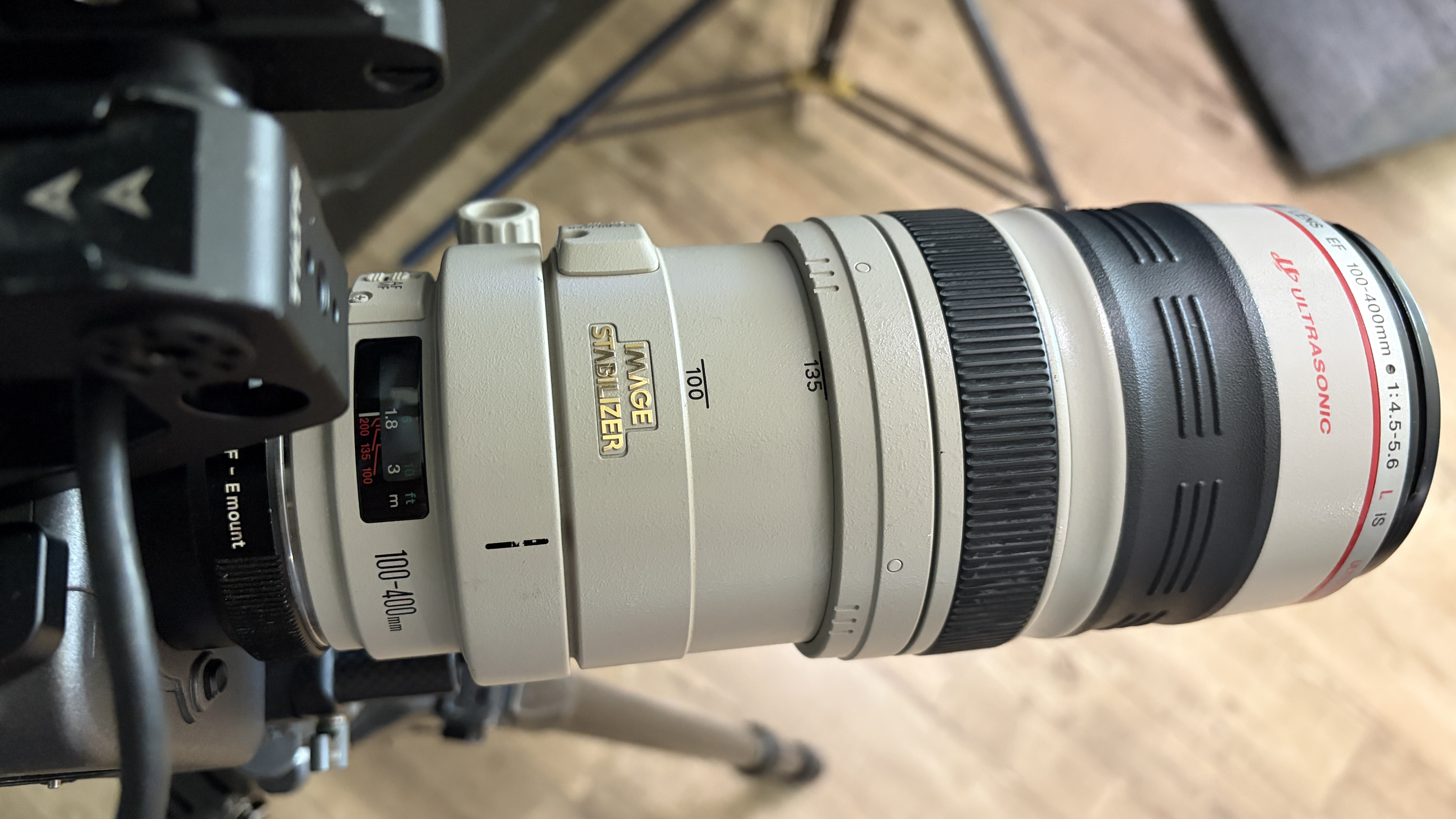 Large Canon 100&ndash;400mm zoom mounted on a cinema camera