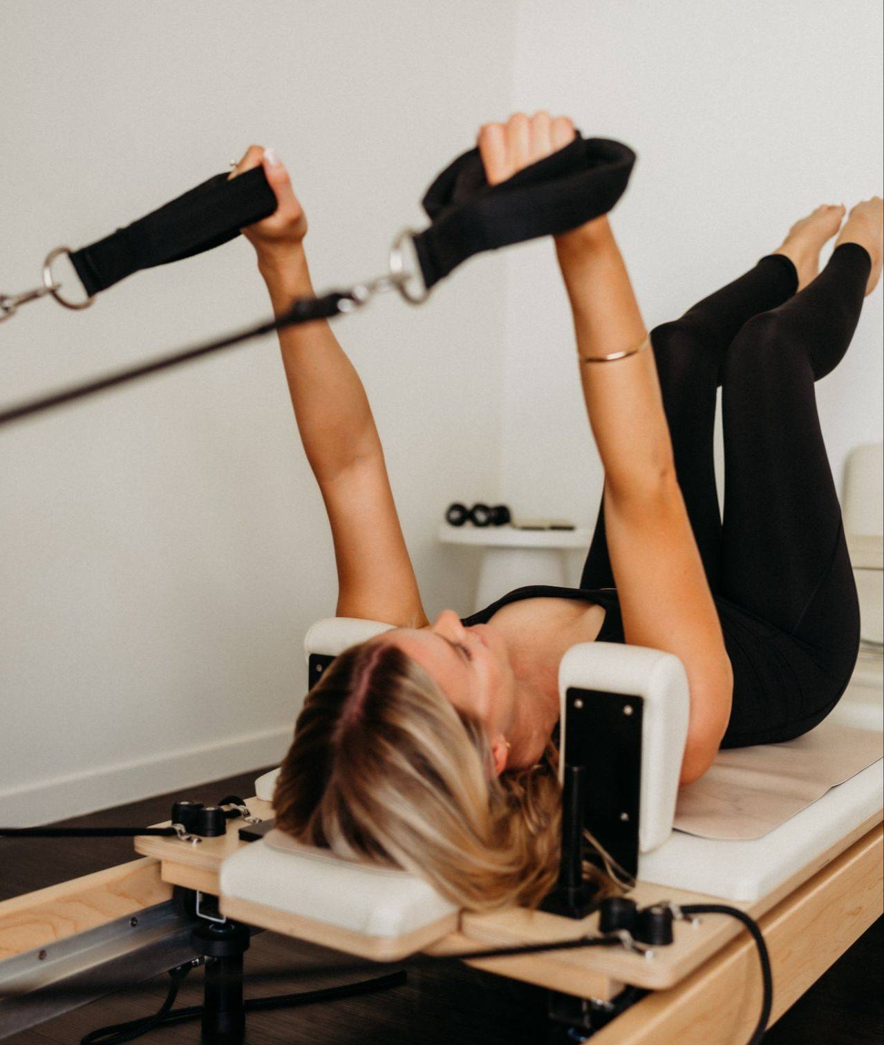 pilates-reformer-2-Csxp3CQB.jpg
