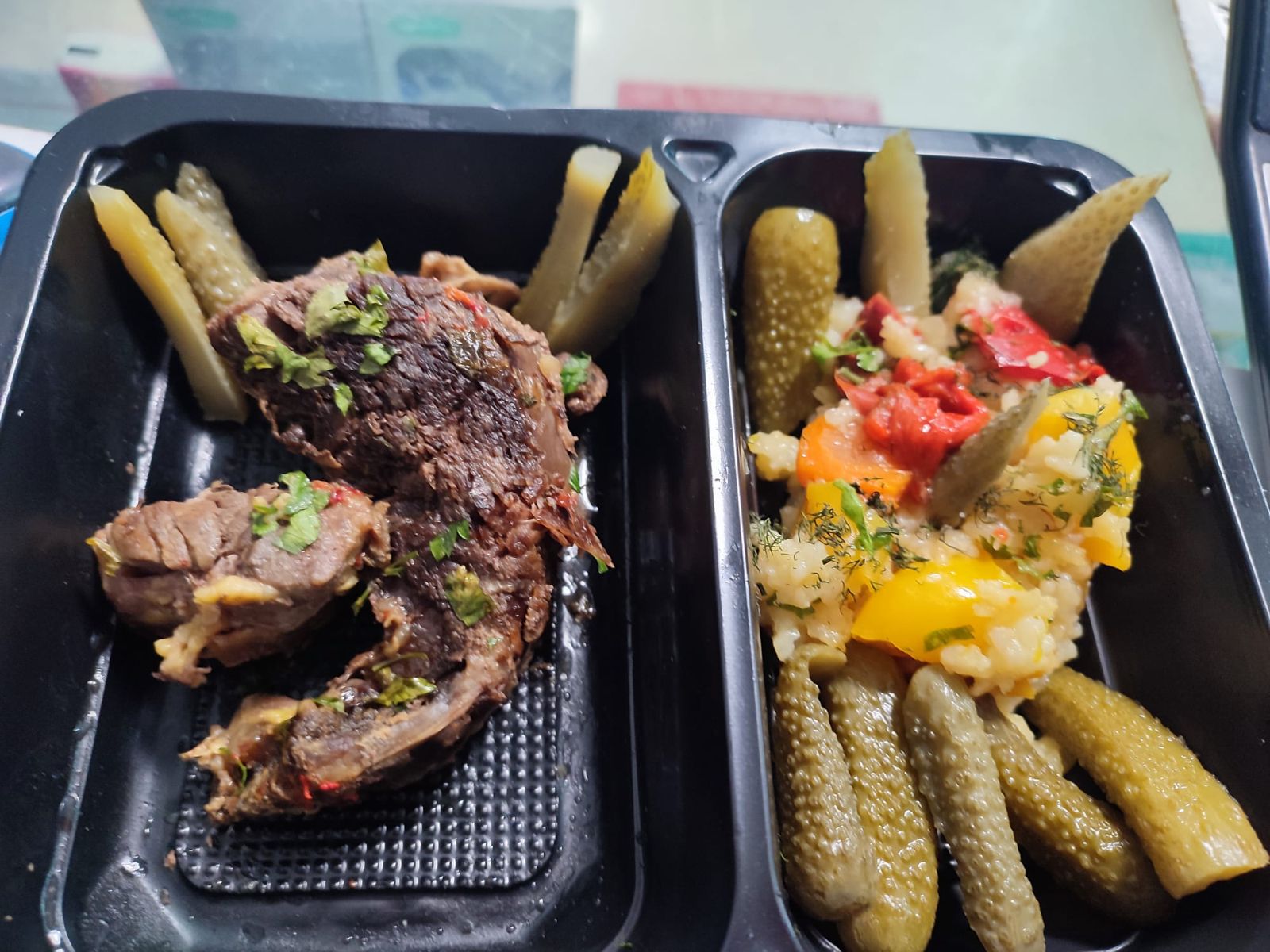 Friptură cu murături și legume