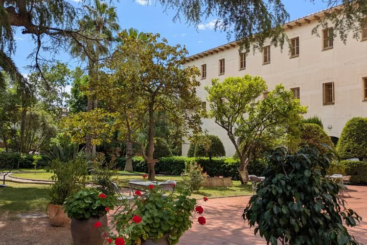 Jardines de la masía