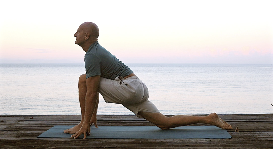 Clase de Hatha Yoga en Bali · Nivel medio