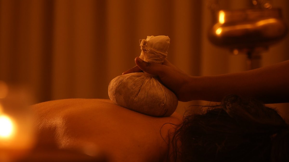 Kizhi bolus therapy at Sattva Campus