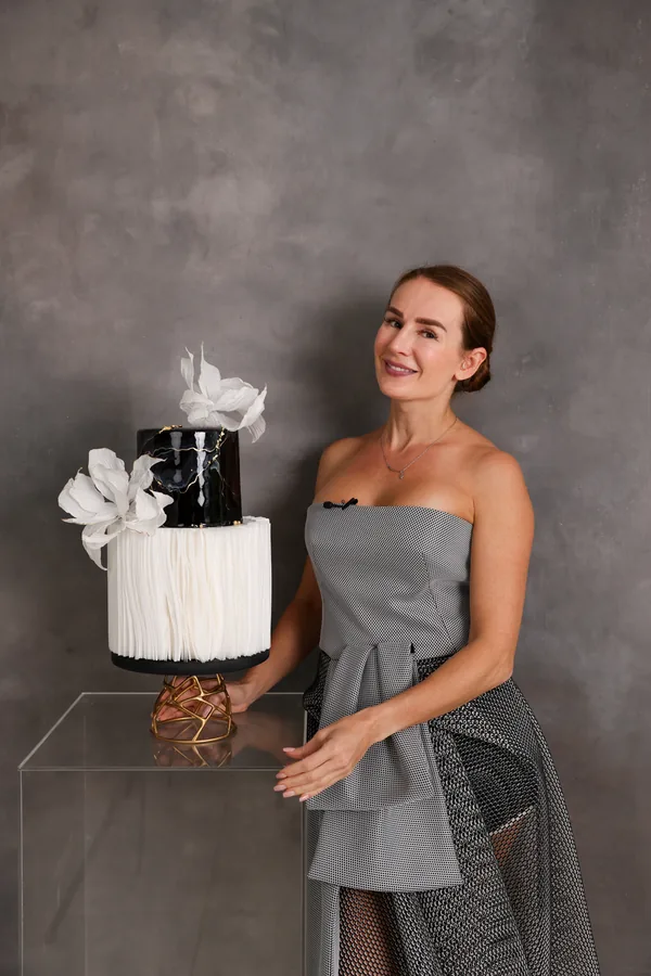 Ekat with her finished mirror gloss cake