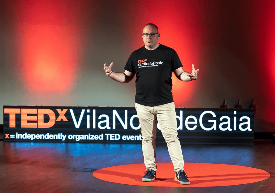 Dani Diéguez en el escenario de TEDx