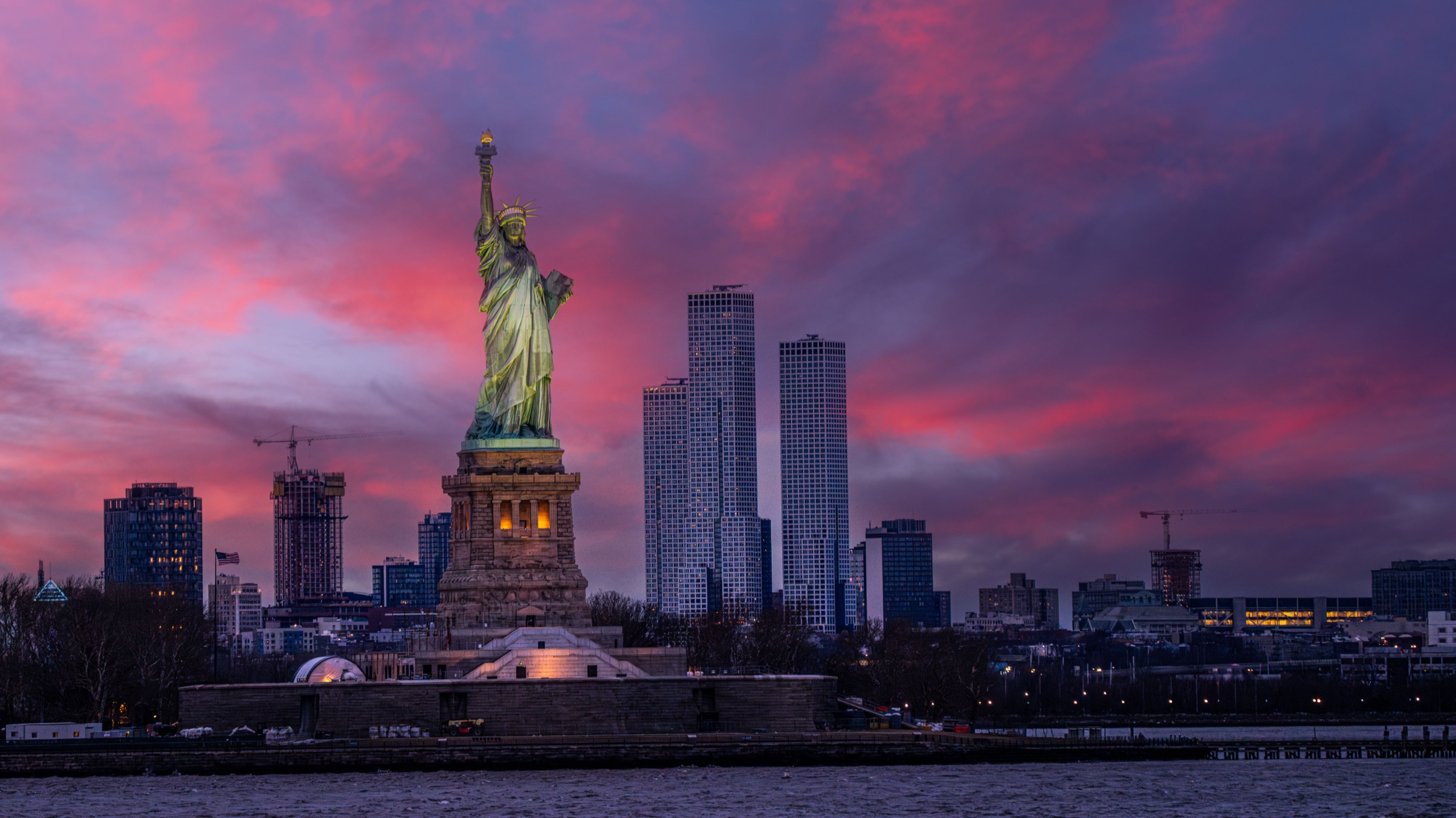New York, Statue of Liberty at sunset