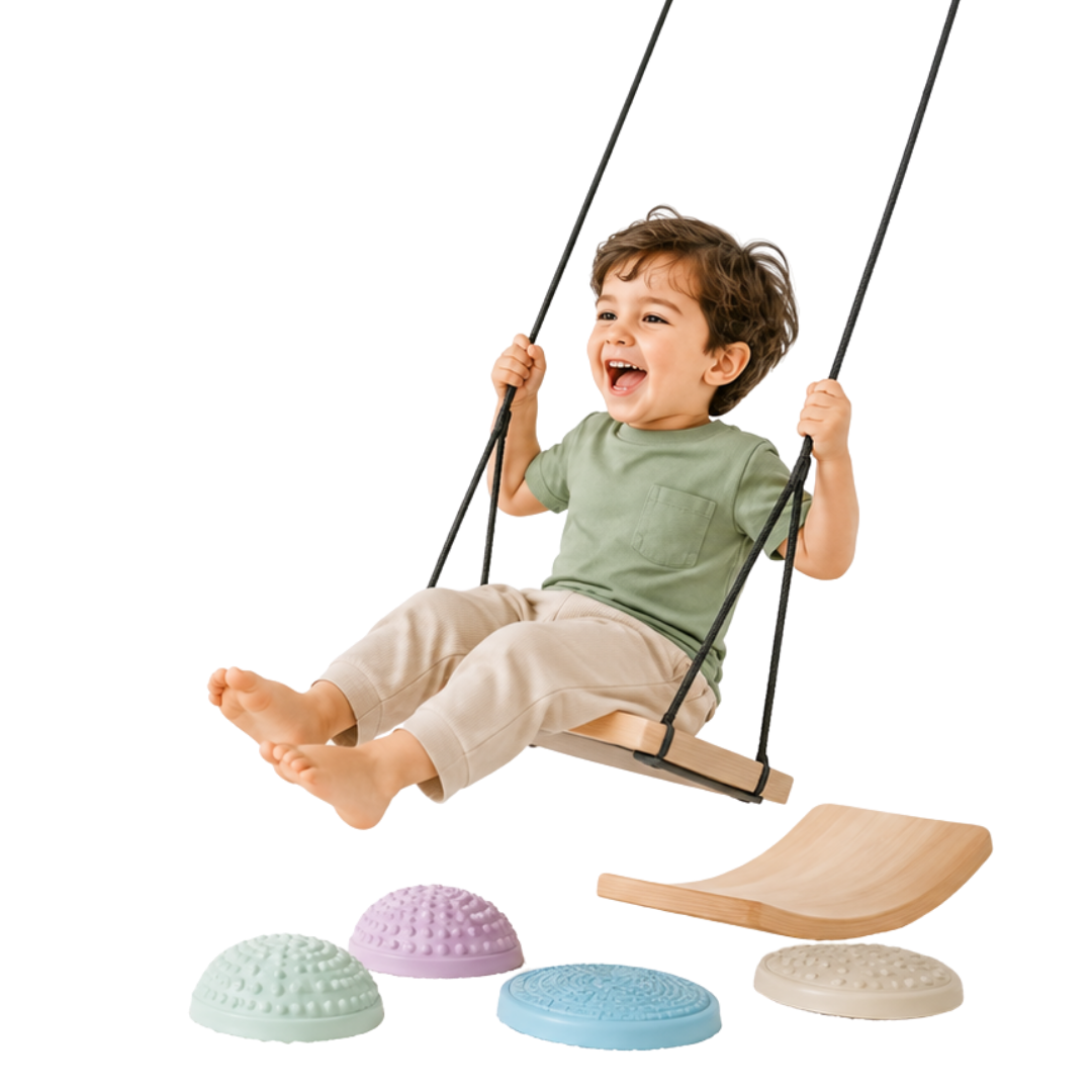 Niño jugando en columpio